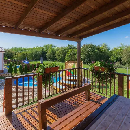 Holiday Jelovci-3 Ferienhaus Mofardini