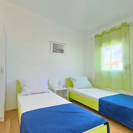 Holiday Jelovci-3 Ferienhaus Mofardini